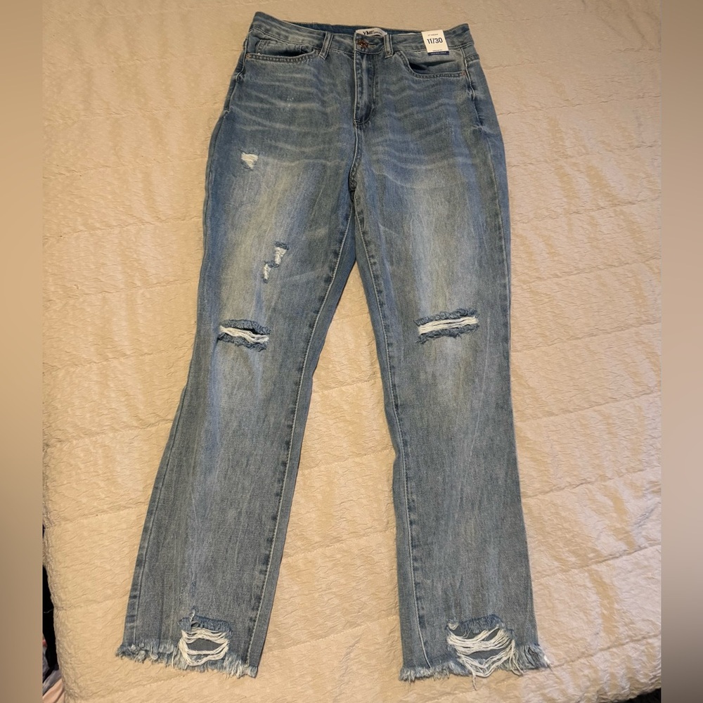 Nwt! High rise ankle fit distressed mom jeans!